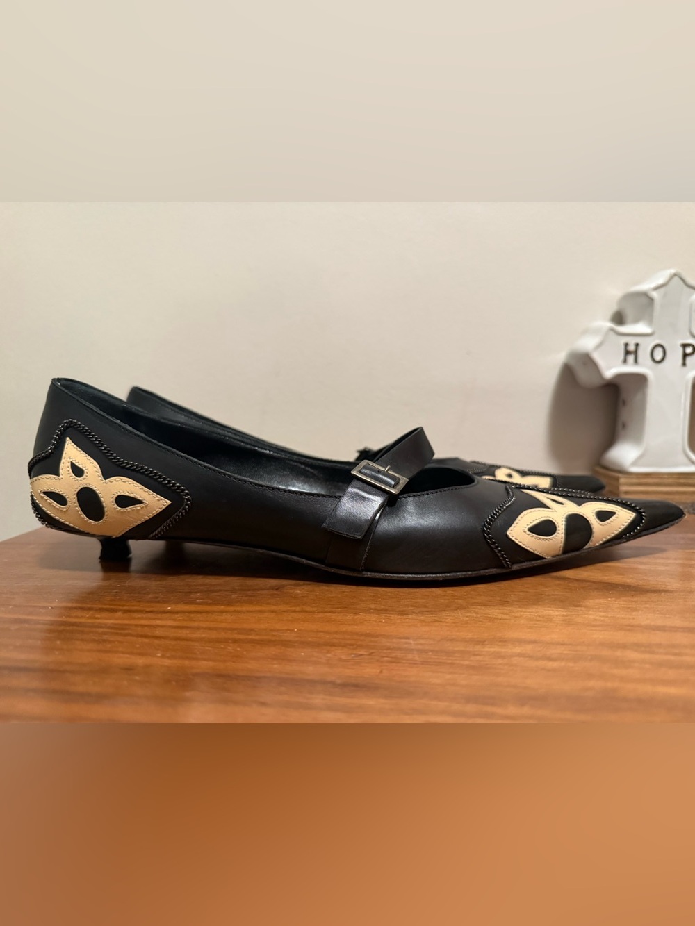 Italian Black Pointed Mary Jane with Cream Appliqué size 40